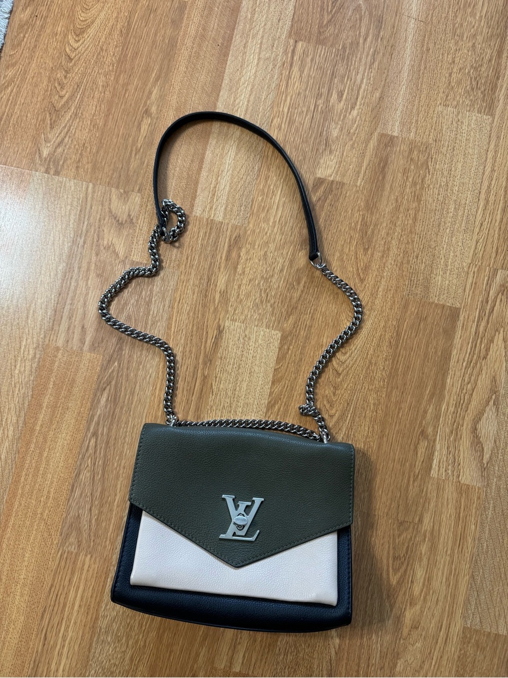 Louis Vuitton MYLOCKME BB LA.T.L.NOIR Shoulder Crossbody Bag